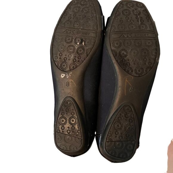 Ann Klein Airwear Port Size 8 Navy suede and patent look Flat Loafer Silver - Picture 8 of 10